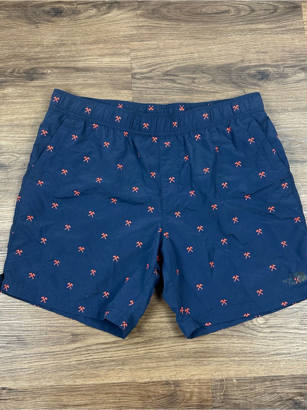 The North Face Class V Shorts Mens Large Navy Blue Pickaxe Print Nylon 7" Inseam